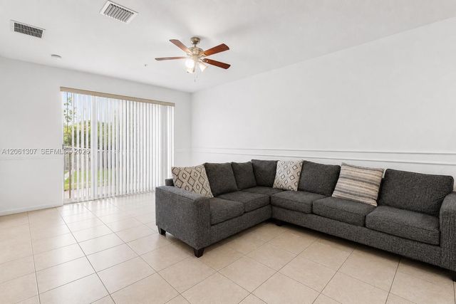 1925 Marsh Harbor Dr 204, Riviera Beach, FL 33404