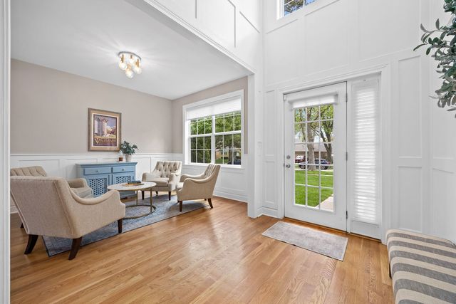 236 S Lincoln Street, Westmont, IL 60559
