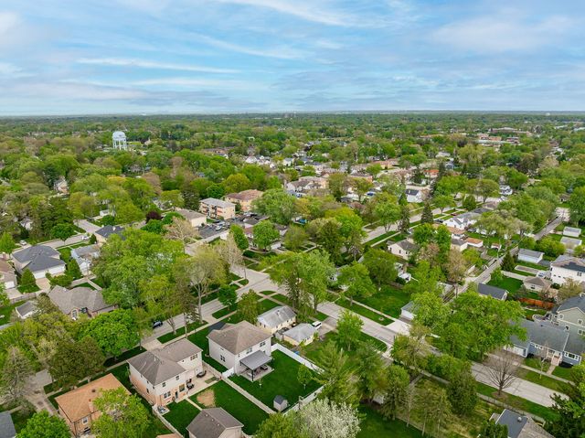 236 S Lincoln Street, Westmont, IL 60559