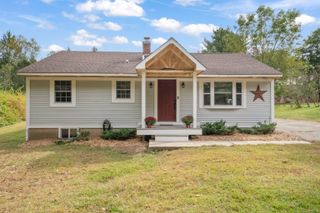 19 Castle Meadow Road, Newtown, CT 06470