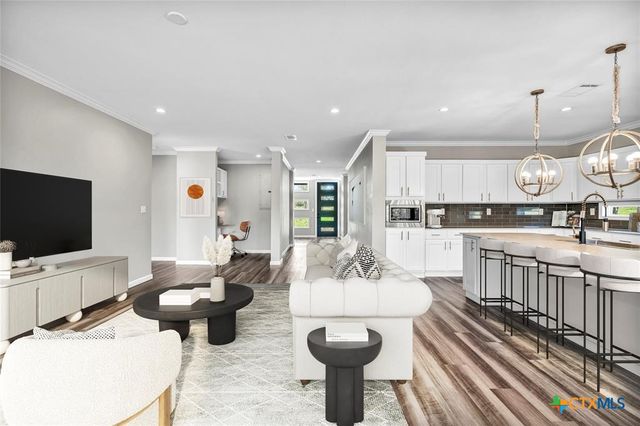 900 Chamberlin Road, Dale, TX 78616