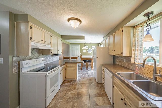 14 N 470 W, Blackfoot, ID 83221