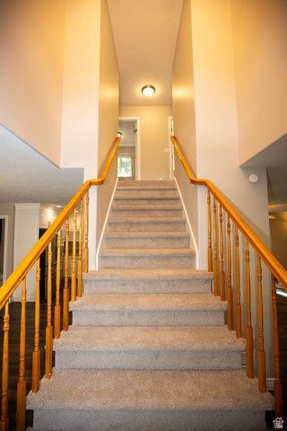 7038 S HORIZON CIR, Cottonwood Heights, UT 84121