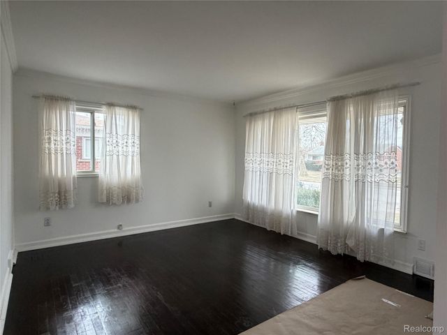 3409 Jarvis Avenue, Warren, MI 48091