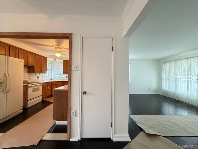 3409 Jarvis Avenue, Warren, MI 48091