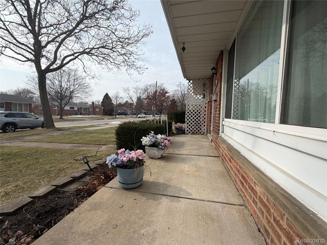 3409 Jarvis Avenue, Warren, MI 48091