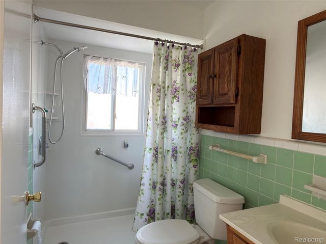 3409 Jarvis Avenue, Warren, MI 48091