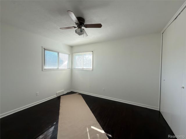 3409 Jarvis Avenue, Warren, MI 48091