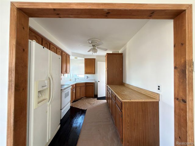 3409 Jarvis Avenue, Warren, MI 48091