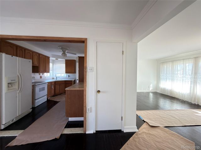 3409 Jarvis Avenue, Warren, MI 48091