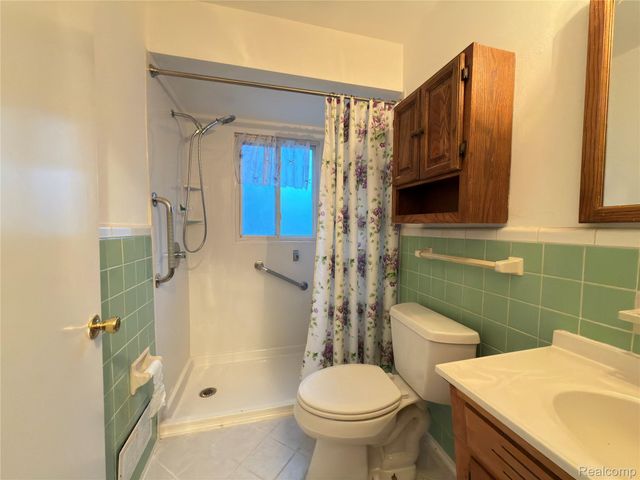 3409 Jarvis Avenue, Warren, MI 48091