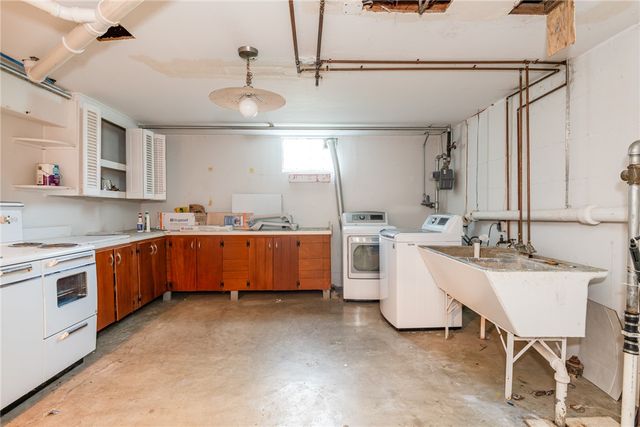 609 E David Road, Kettering, OH 45429