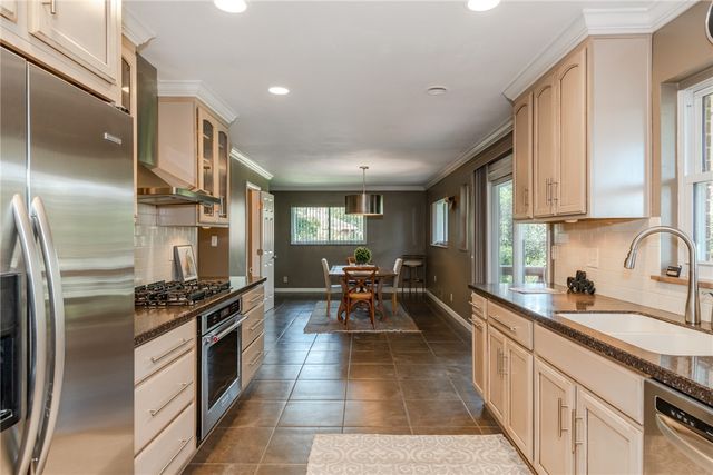 609 E David Road, Kettering, OH 45429