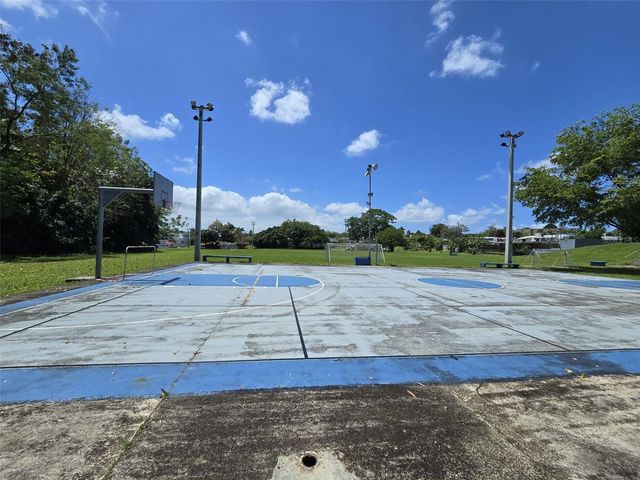 R13 NEBRASKA, Guaynabo, PR 00969