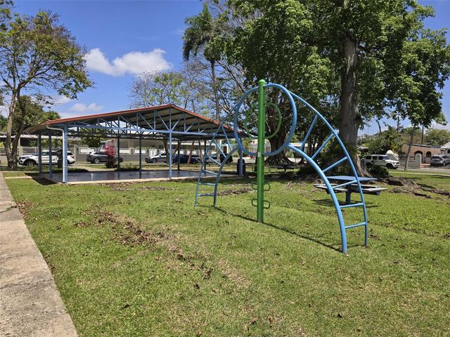 R13 NEBRASKA, Guaynabo, PR 00969
