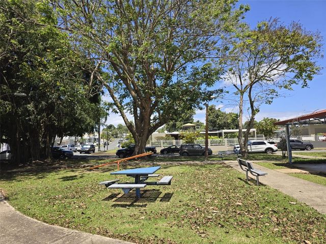 R13 NEBRASKA, Guaynabo, PR 00969
