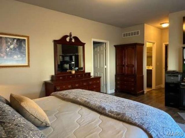 351 Champion Way Drive, Ballwin, MO 63011