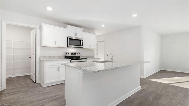 631 Beechwood Circle, Thomasville, NC 27360