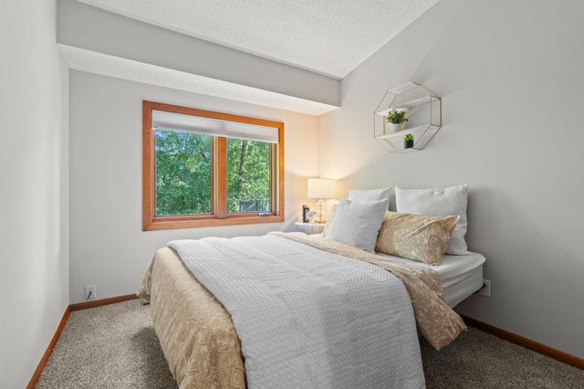 14231 Candlewood Lane NE, Prior Lake, MN 55372