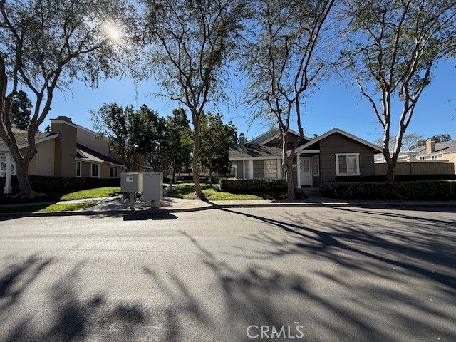 63 Thicket, Irvine, CA 92614