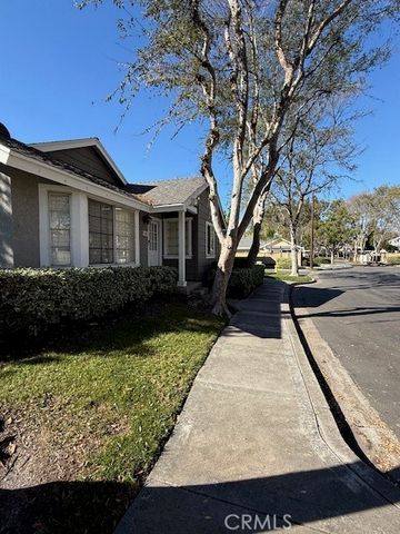 63 Thicket, Irvine, CA 92614