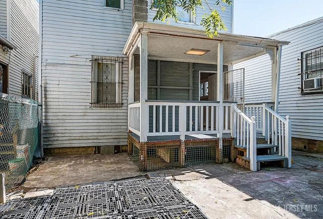 135 Fulton Avenue, Jersey City, NJ 07305
