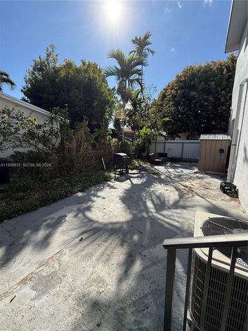 2238 NW 5th St 3, Miami, FL 33125