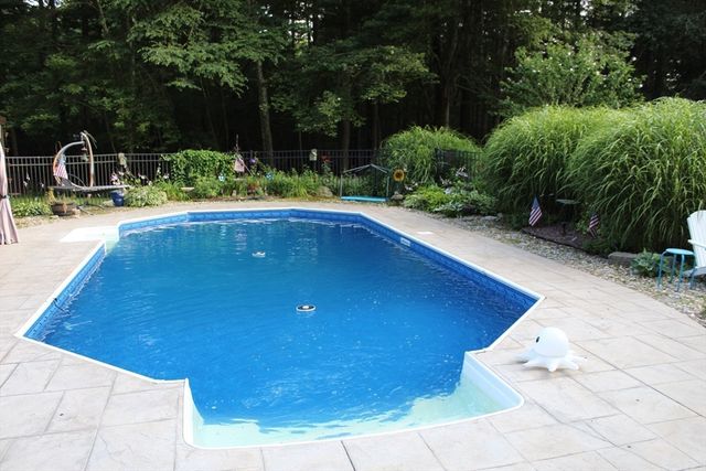 56 Macomber St, Berkley, MA 02779