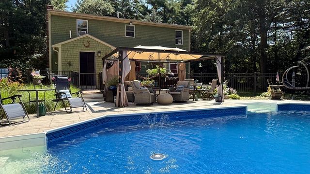 56 Macomber St, Berkley, MA 02779