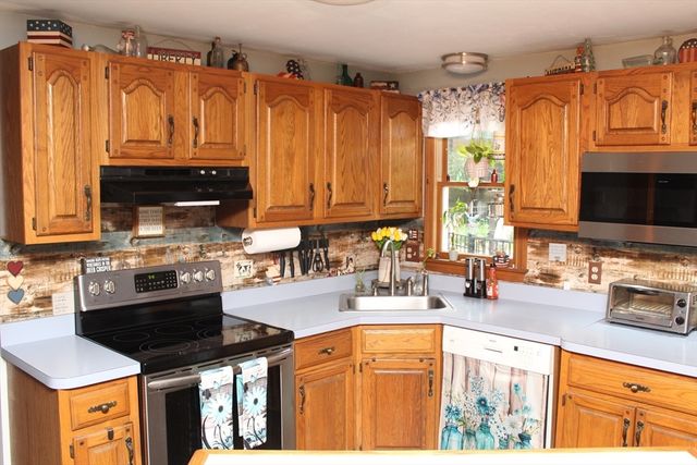 56 Macomber St, Berkley, MA 02779