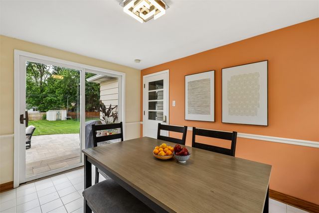7110 Madison Avenue, Urbandale, IA 50322