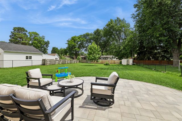 7110 Madison Avenue, Urbandale, IA 50322