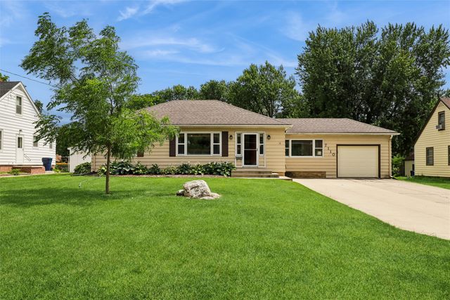 7110 Madison Avenue, Urbandale, IA 50322