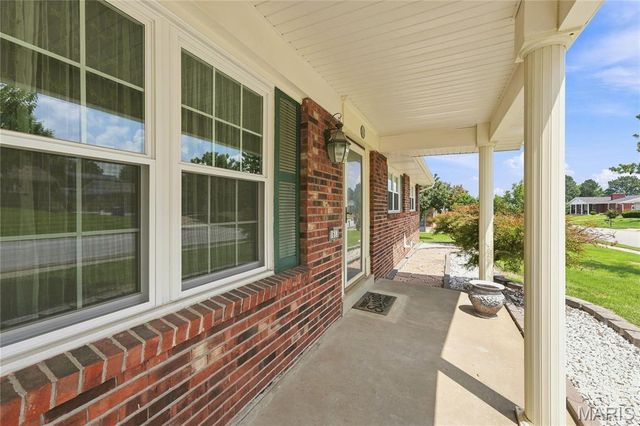 1613 Tamarack Drive, St Charles, MO 63301