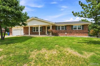 1613 Tamarack Drive, St Charles, MO 63301