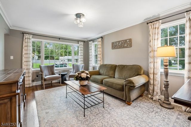 22 Midvale Dr, New Providence Boro, NJ 07974