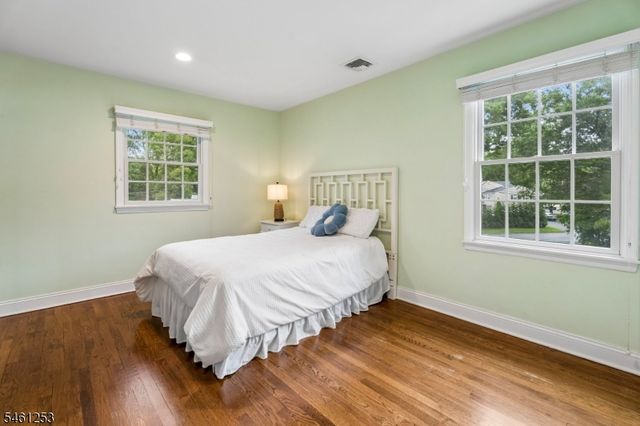 22 Midvale Dr, New Providence Boro, NJ 07974