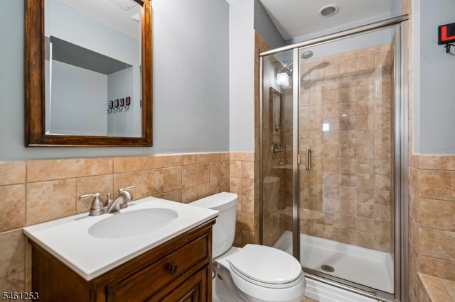 22 Midvale Dr, New Providence Boro, NJ 07974