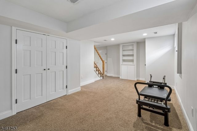 22 Midvale Dr, New Providence Boro, NJ 07974