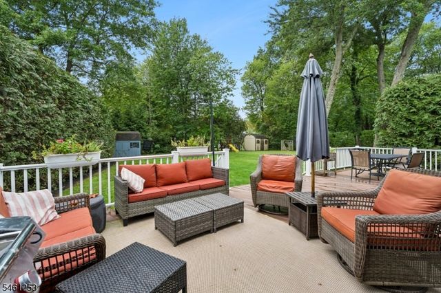 22 Midvale Dr, New Providence Boro, NJ 07974