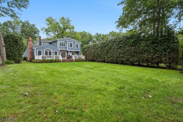 22 Midvale Dr, New Providence Boro, NJ 07974