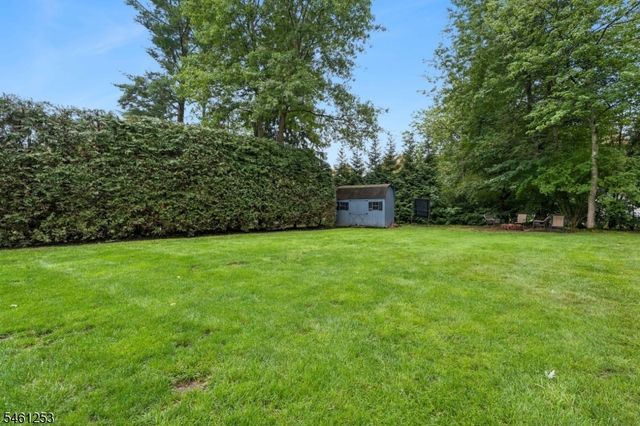 22 Midvale Dr, New Providence Boro, NJ 07974