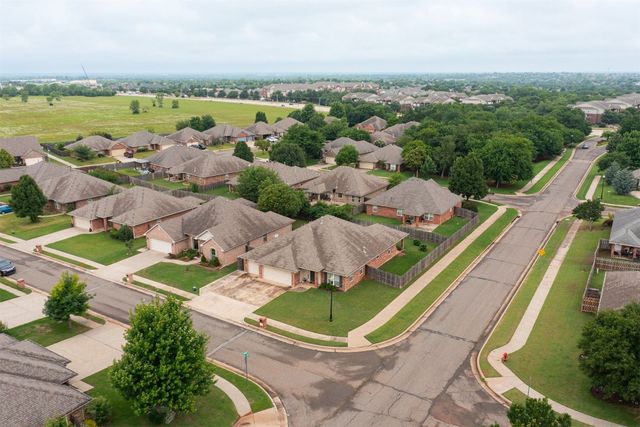 405 Bright Angel Trail, Edmond, OK 73003
