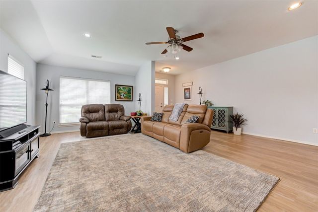 405 Bright Angel Trail, Edmond, OK 73003