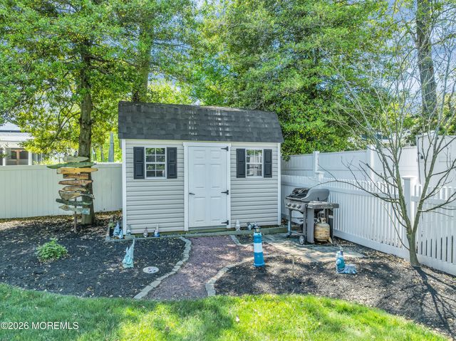 439 Monmouth Avenue, Pine Beach, NJ 08741
