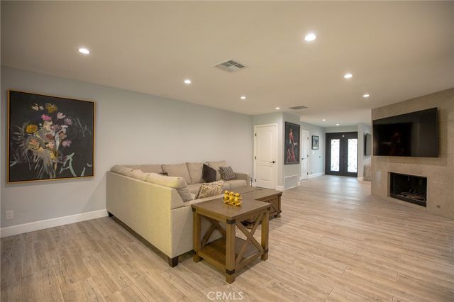 73640 Joshua Tree, Palm Desert, CA 92260