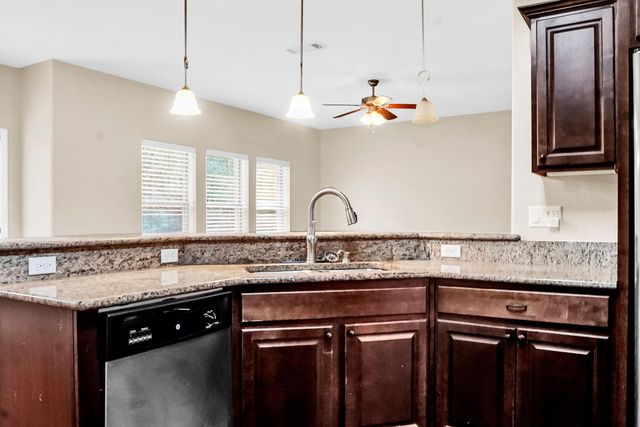 2136 Sardinia Court, Navarre, FL 32566