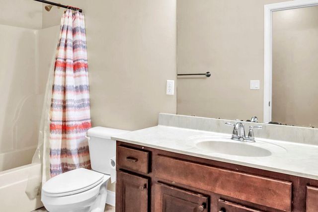 2136 Sardinia Court, Navarre, FL 32566