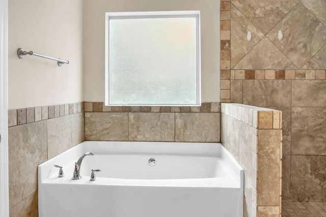 2136 Sardinia Court, Navarre, FL 32566