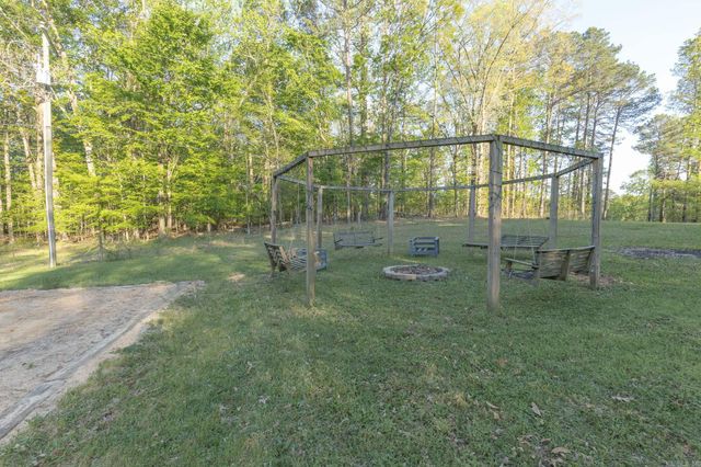 1632 military Road, Malvern, AR 72104